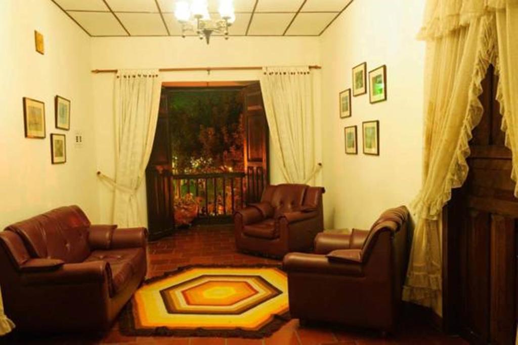 Hotel Las Nieves Джірон Екстер'єр фото